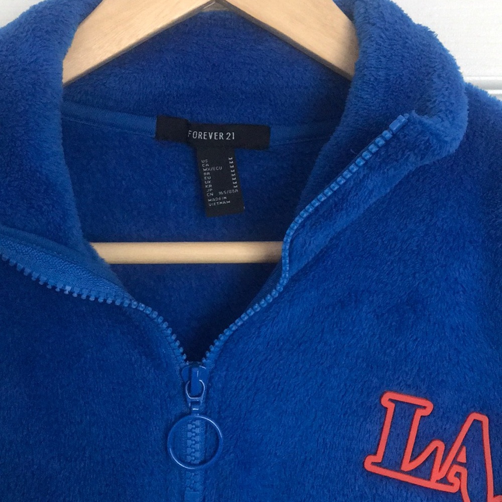Sweater - Picture 3 of 4